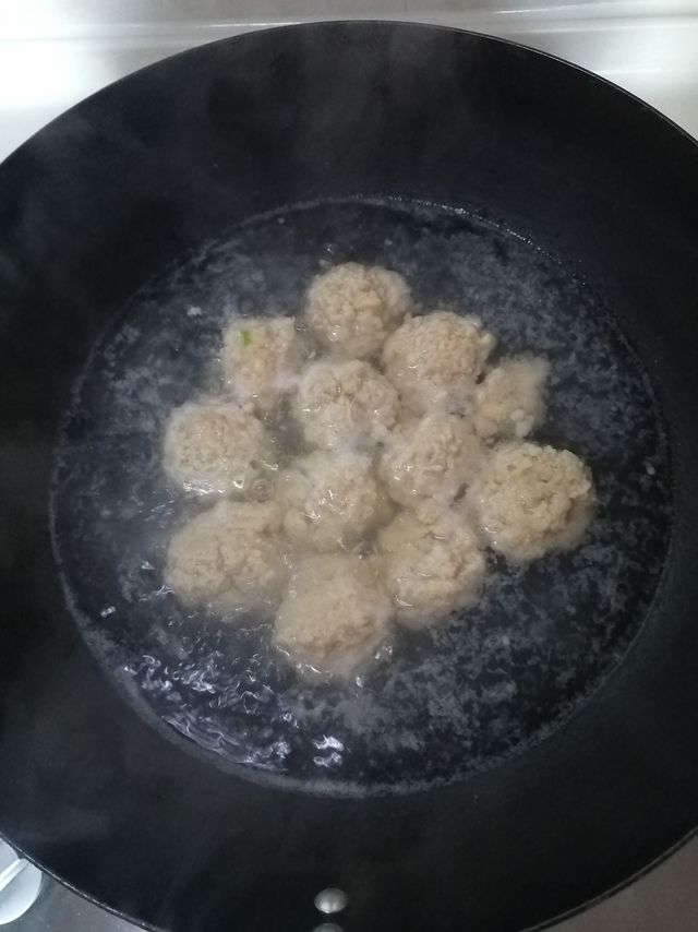 冬季家常菜，冬瓜丸子汤