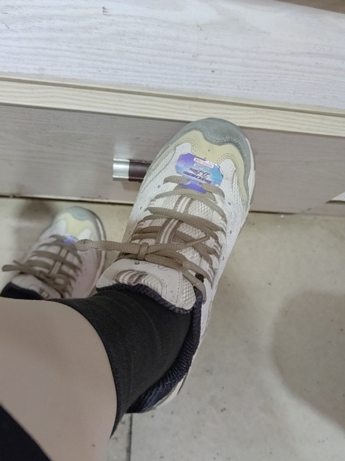 斯凯奇休闲运动鞋