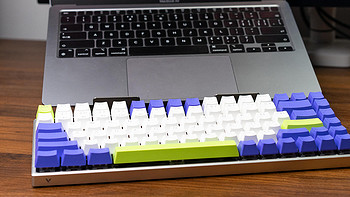 自主轴体，三模连接：雷柏V700-8A孤勇者多模无线机械键盘使用体验