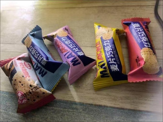 吃哆味糖果巧克力