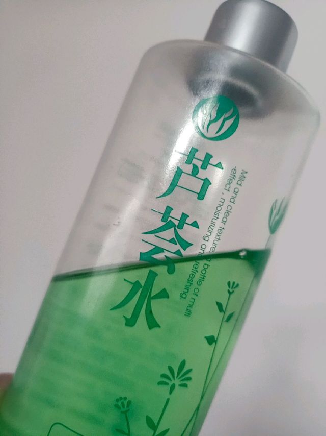 大瓶的芦荟水，特别实惠。