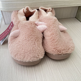 冬天到了，要给自己准备一双粉粉的棉鞋啦！