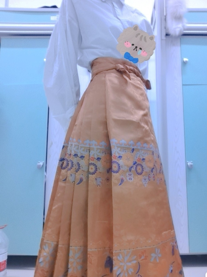 千黛远山汉服