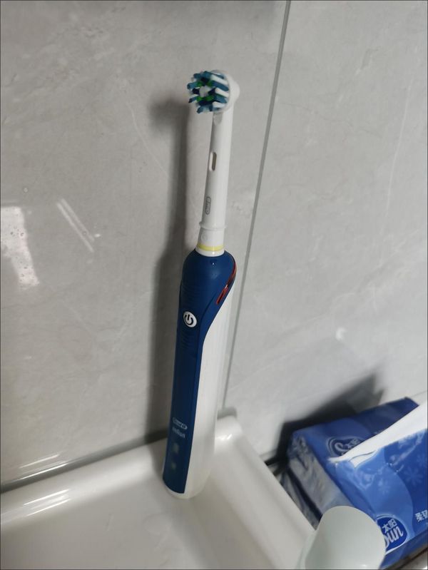 欧乐B电动牙刷～刷牙的好帮手
