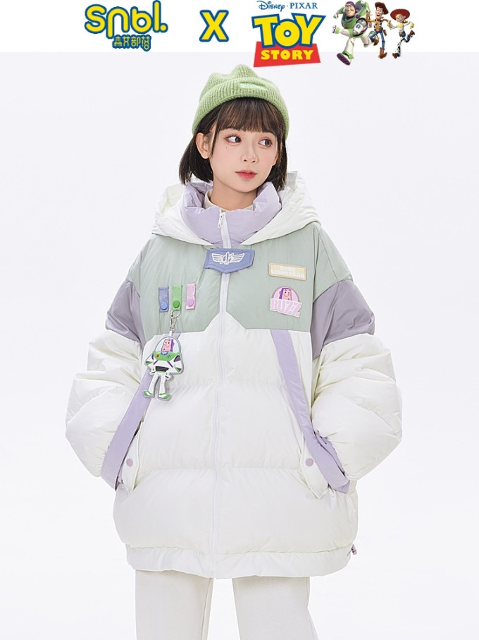 巴斯光年女士羽绒服