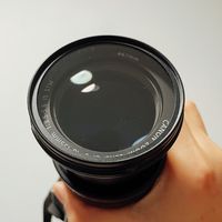 玩相机的都会有这么一个镜片吧