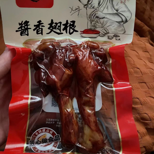 喝酒泡面绝配搭档大翅根