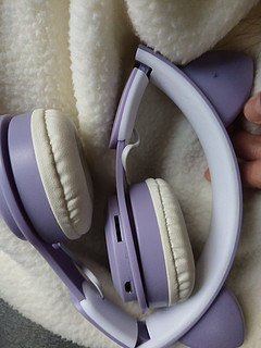 紫色蓝牙耳机头戴式