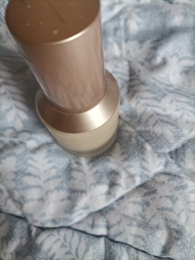 蜜丝婷粉底液