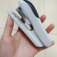 非常实用的办公订书机