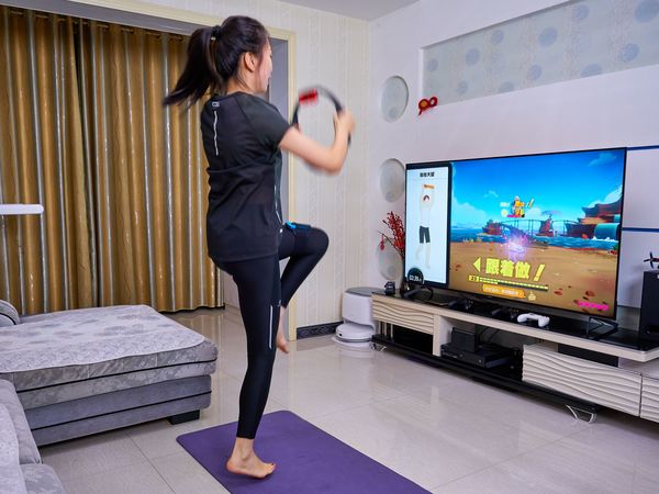 客厅里的大屏娱乐中心