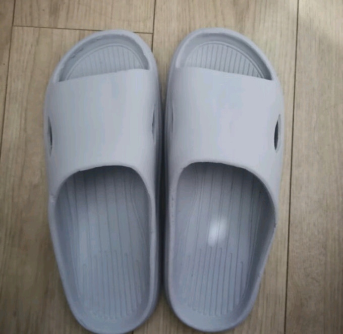 俞兆林女式拖鞋