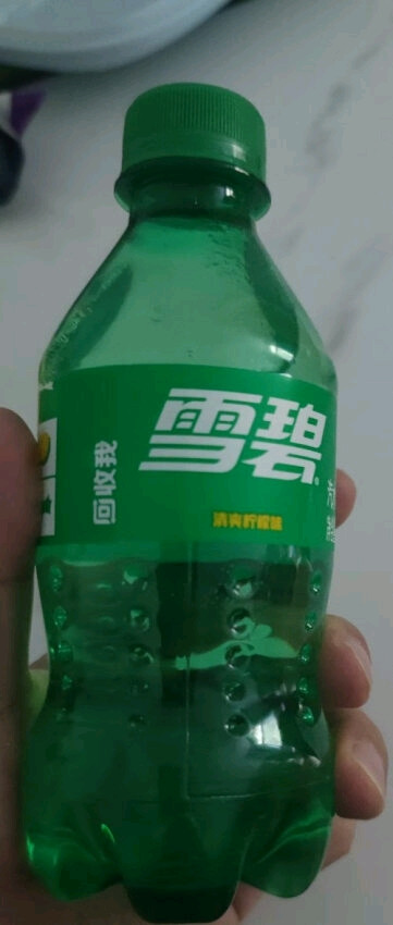 雪碧碳酸饮料