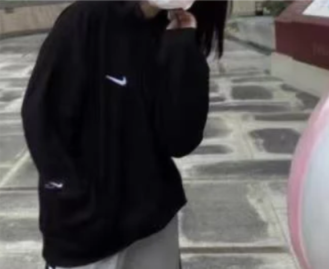 耐克运动卫衣