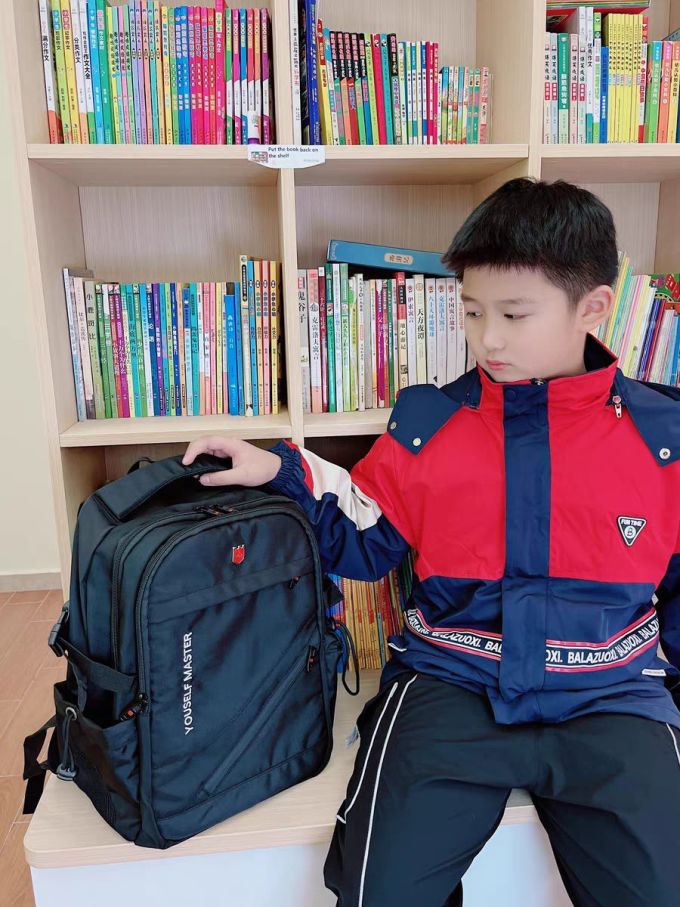 悍骑男士双肩包