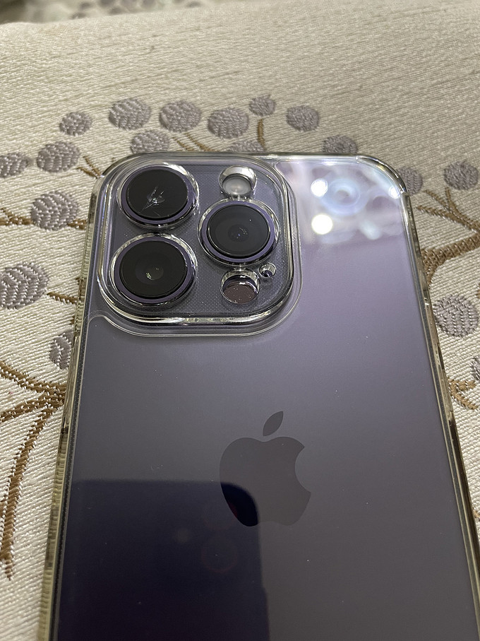 苹果iphone怎么样 14pro刚过满月就摔坏了摄像头,幸亏有ac _什么值得