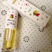 精致女孩冬天必备唇油