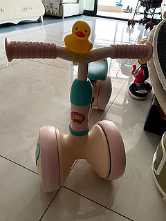 高度可以自由调节的可爱鸭鸭小车车宝宝喜欢