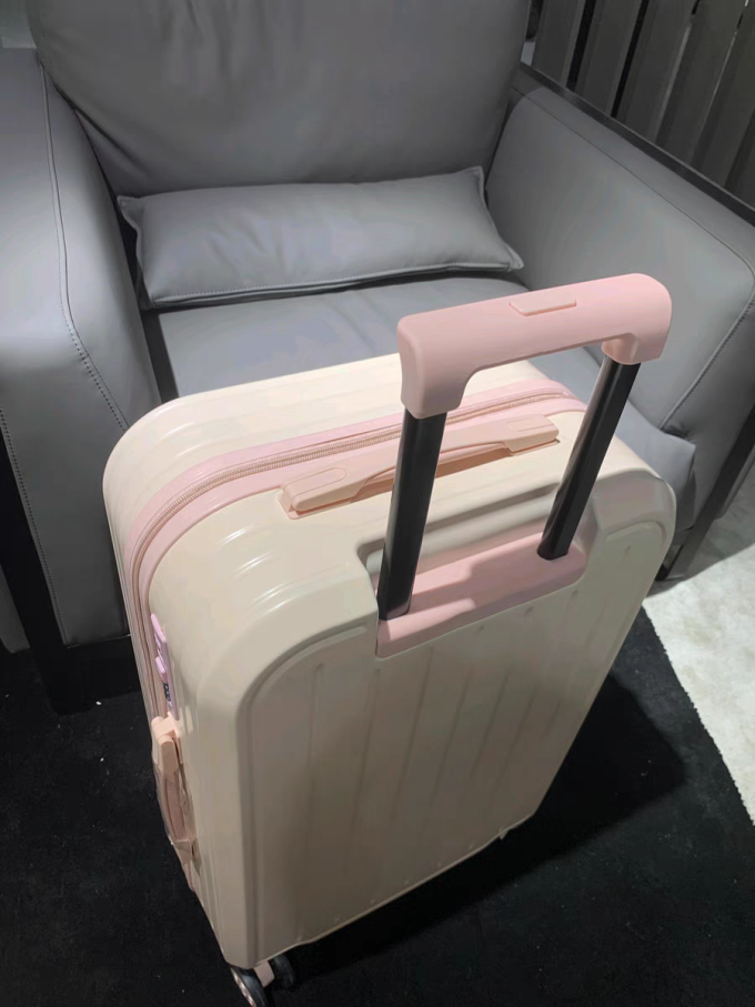 拉杆箱