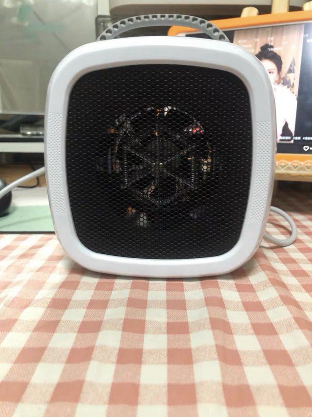 冬天桌面保暖神器！小小暖风机