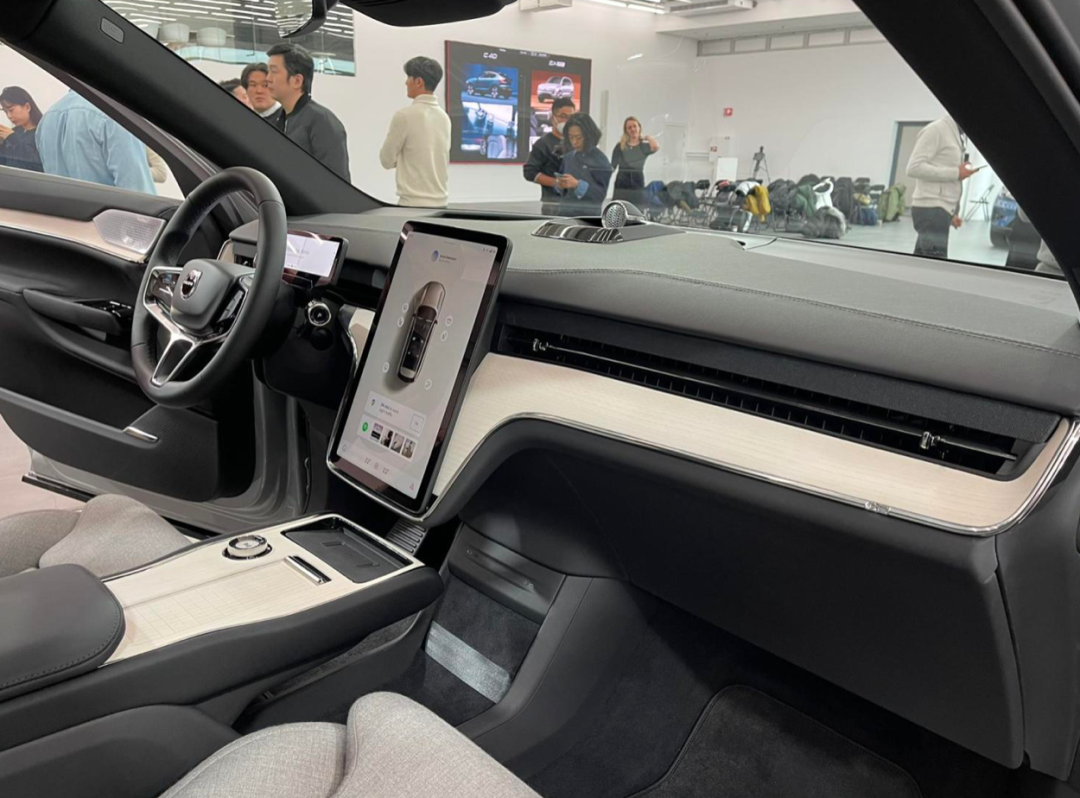 沃尔沃EX90实车首发,将于2024年进行国产化