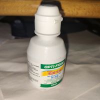 美瞳隐形眼镜都要养护的