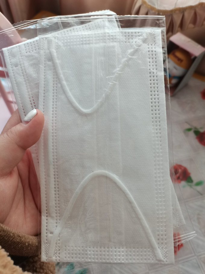 弓立医用口罩