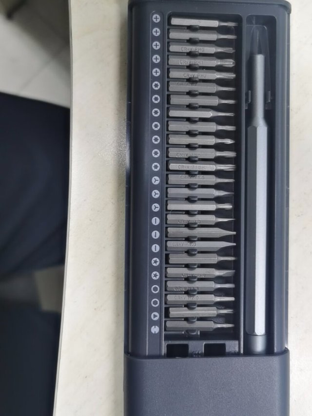 
这一套很实用，笔记本和遥控器都可以拆
