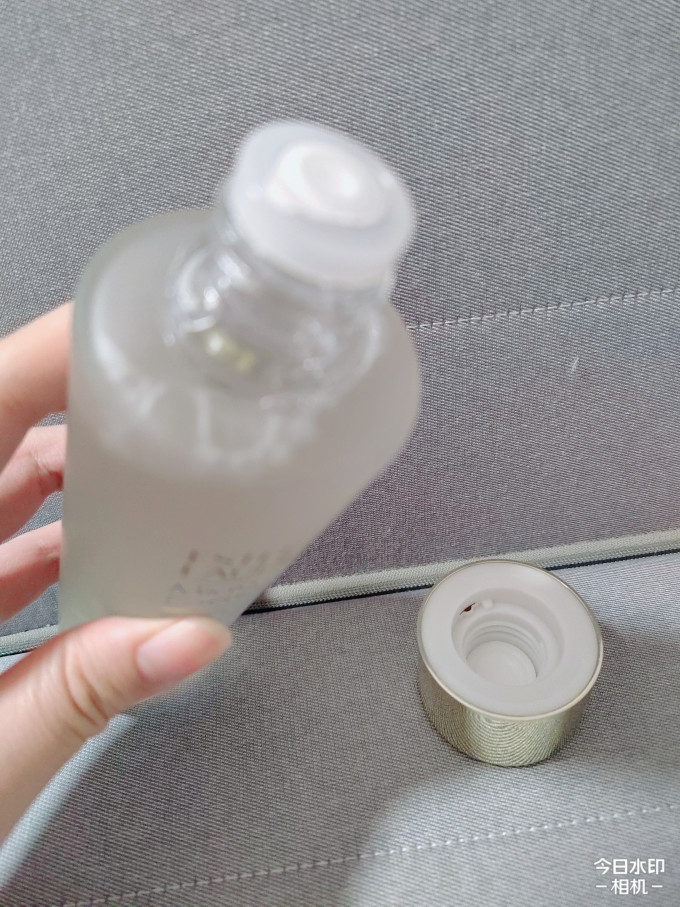 雅诗兰黛爽肤水