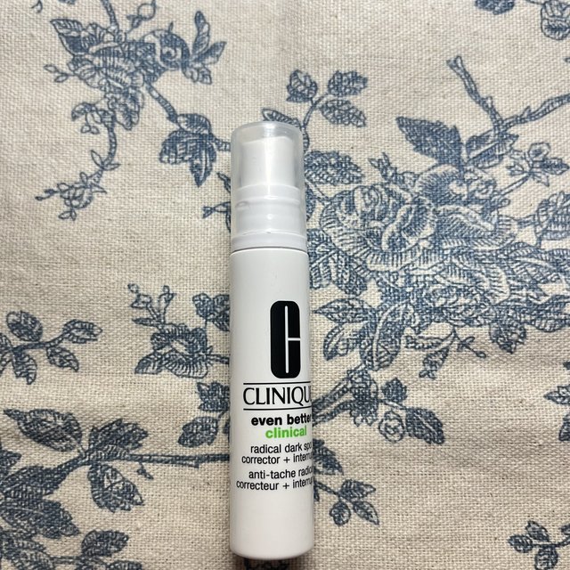 祛斑咱们就用倩碧302