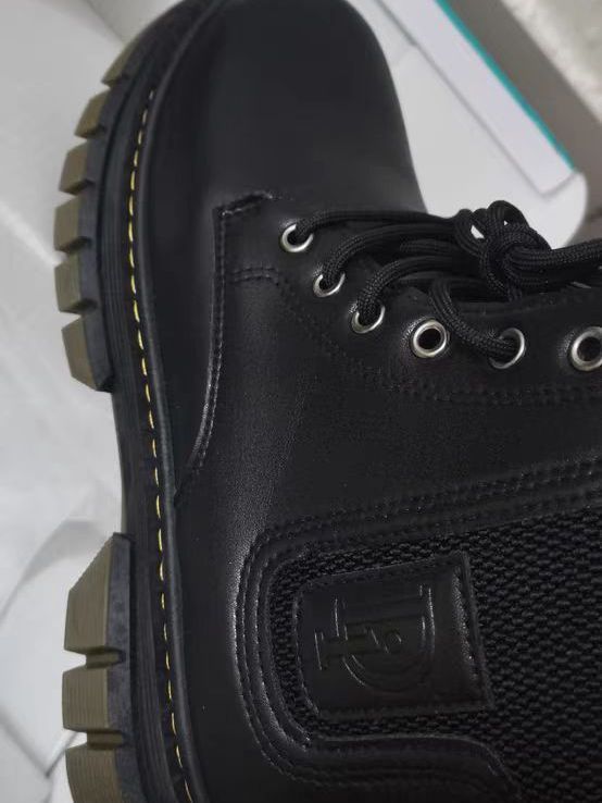 男士宝藏马丁靴，男生冬季这样穿显高又帅气