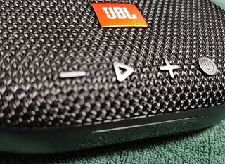 JBL TUNE3多功能插卡蓝牙音箱