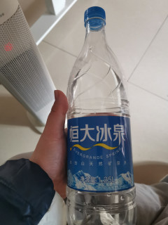谁说冬天不囤水，我又买了恒大冰泉