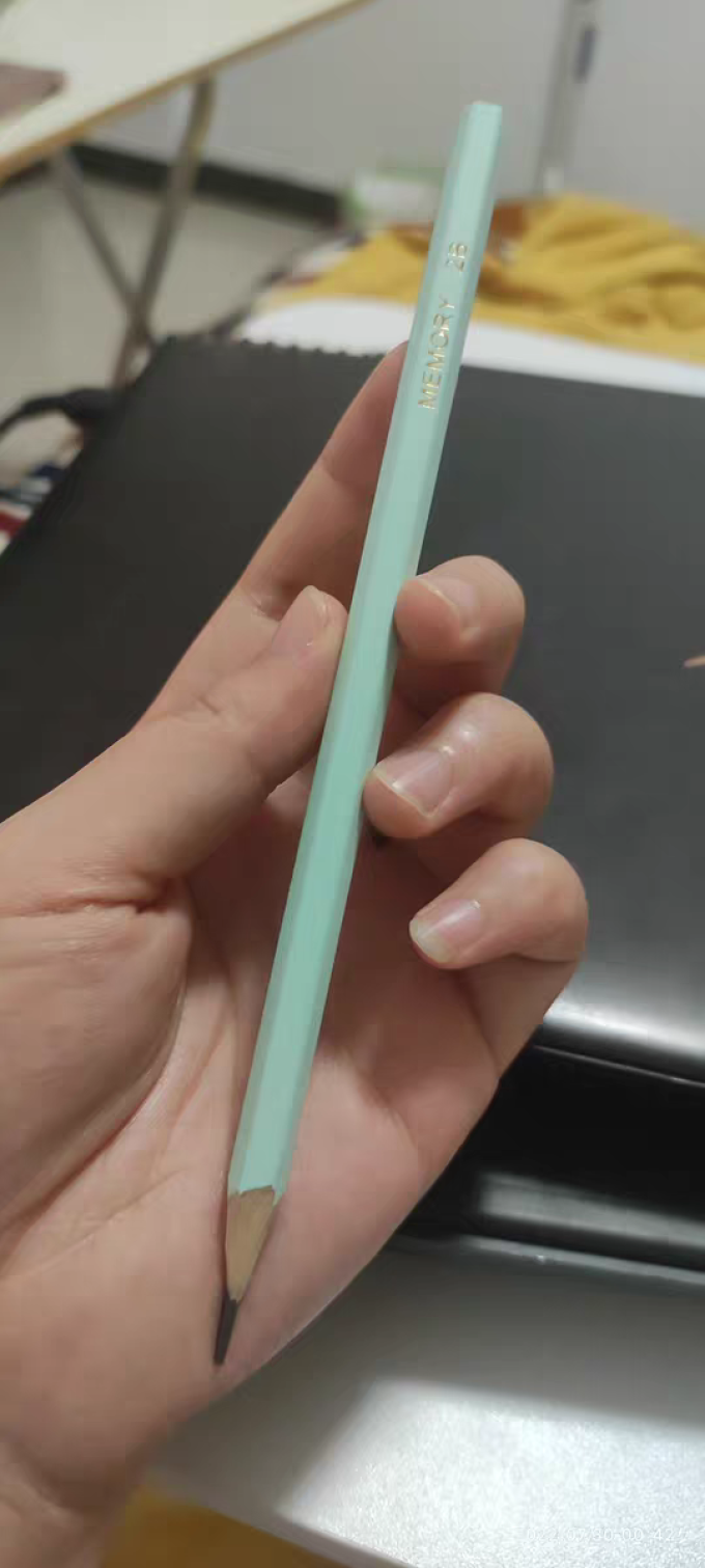 鱼忆铅笔