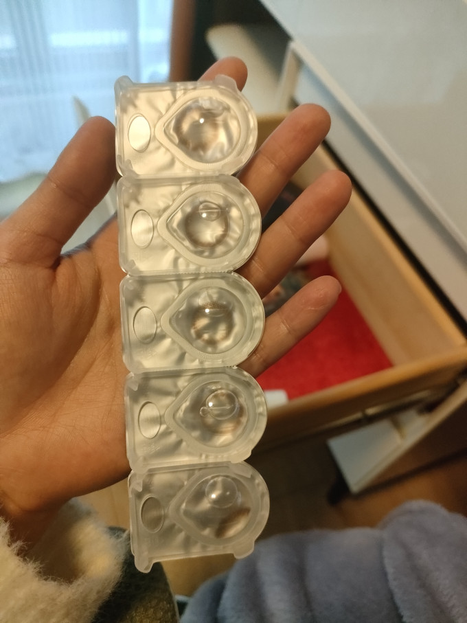隐形眼镜