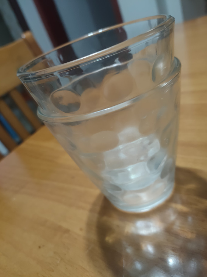 玻璃杯