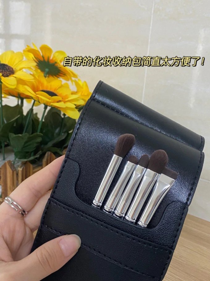 喵小七眼影