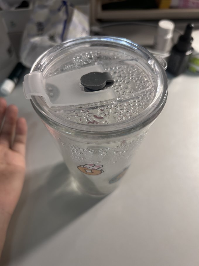 玻璃杯