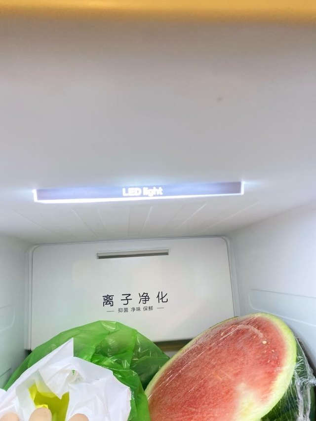 冰箱质量很好,性价比很高,制冷很快,风冷