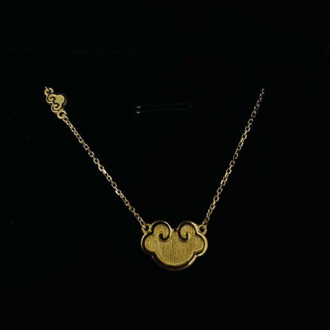 那就买个项链,周大福足金祥云项链