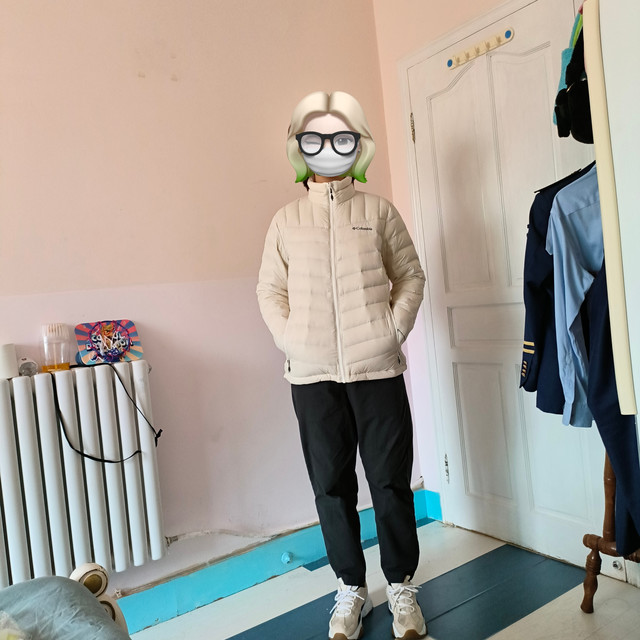 没有卡其色买家秀，所以我来上个图吧。单穿