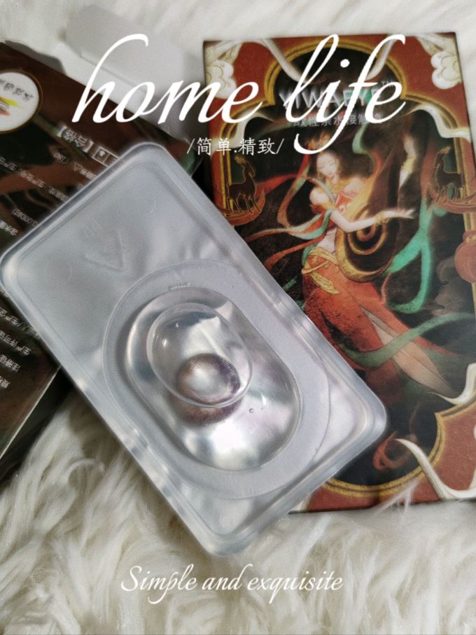 伊娃爱隐形眼镜