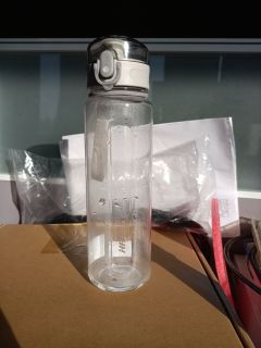 设计缺陷的哈尔斯杯子