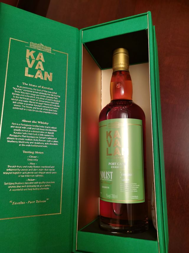 绿色酒标的噶玛兰波特