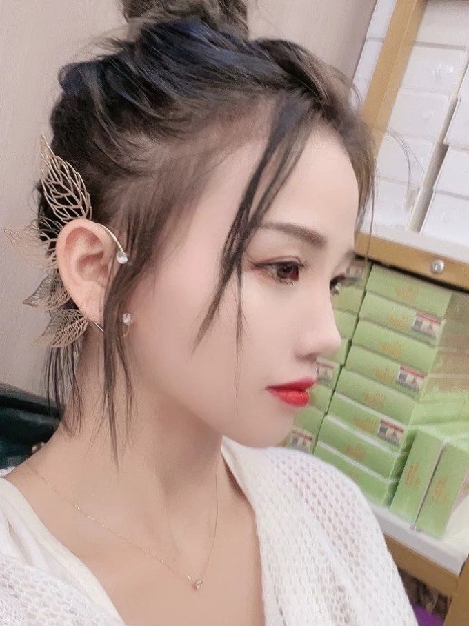 时尚耳饰