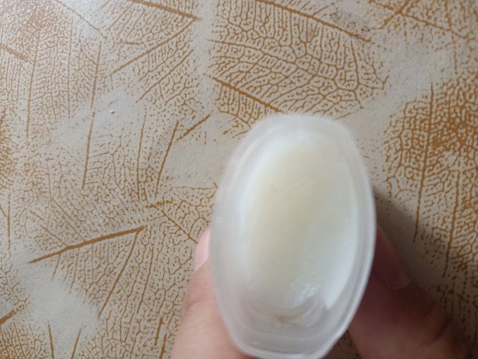 凡士林润唇膏