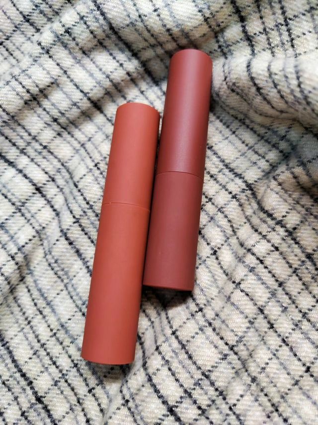 一抹隐藏唇纹，高级哑光质地唇釉