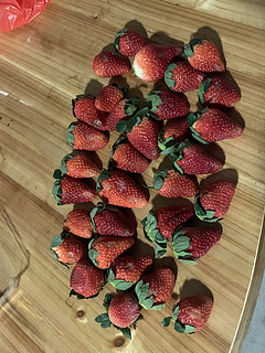 买了四斤草莓三斤烂的