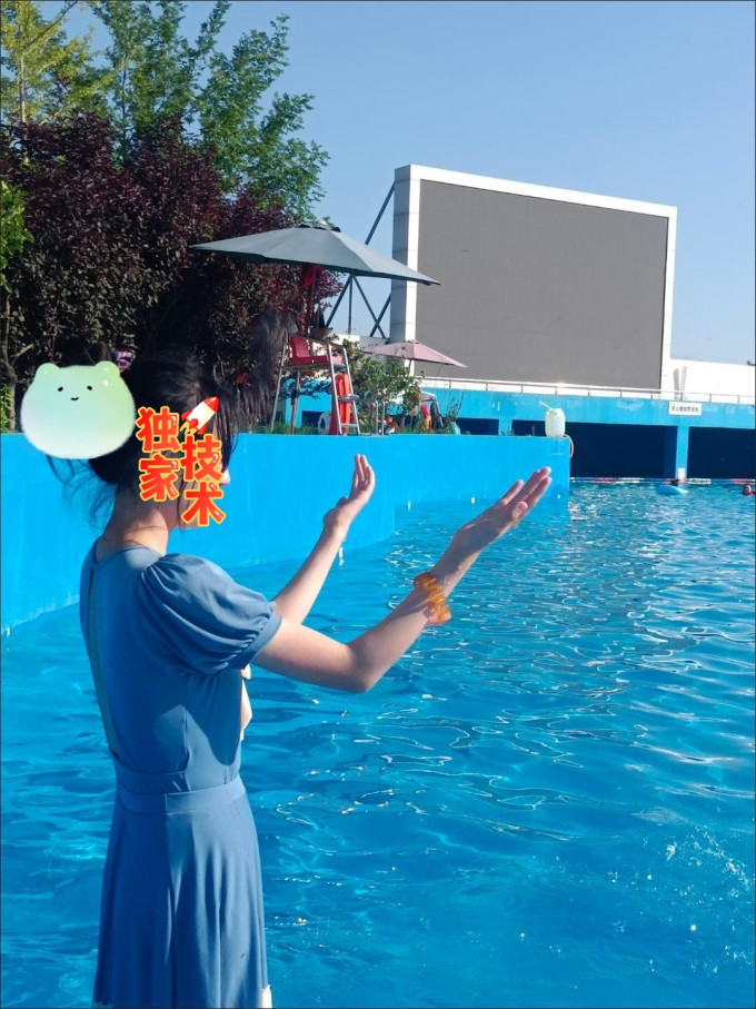 女士泳衣