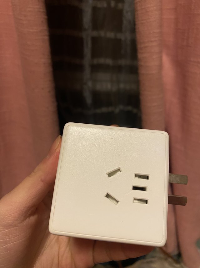 方块型小米家多功能插座！